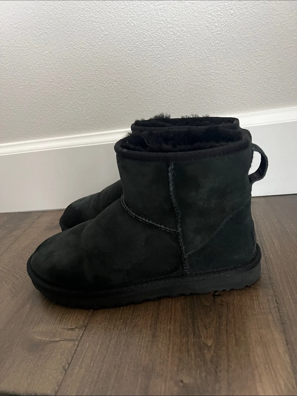 Black short UGG boots